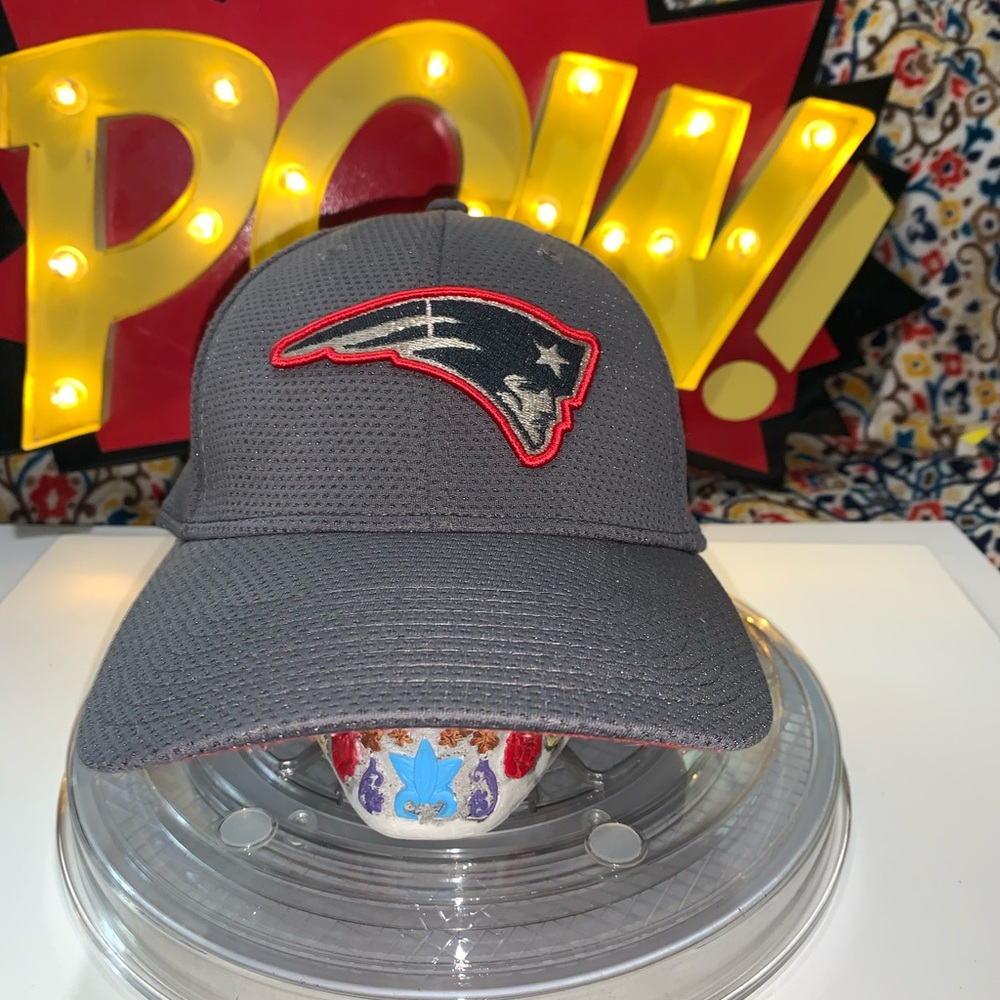 New England Patriots
Grey 39THIRTY Flex Cap; Size M/L
Used w/Stickers No tags
